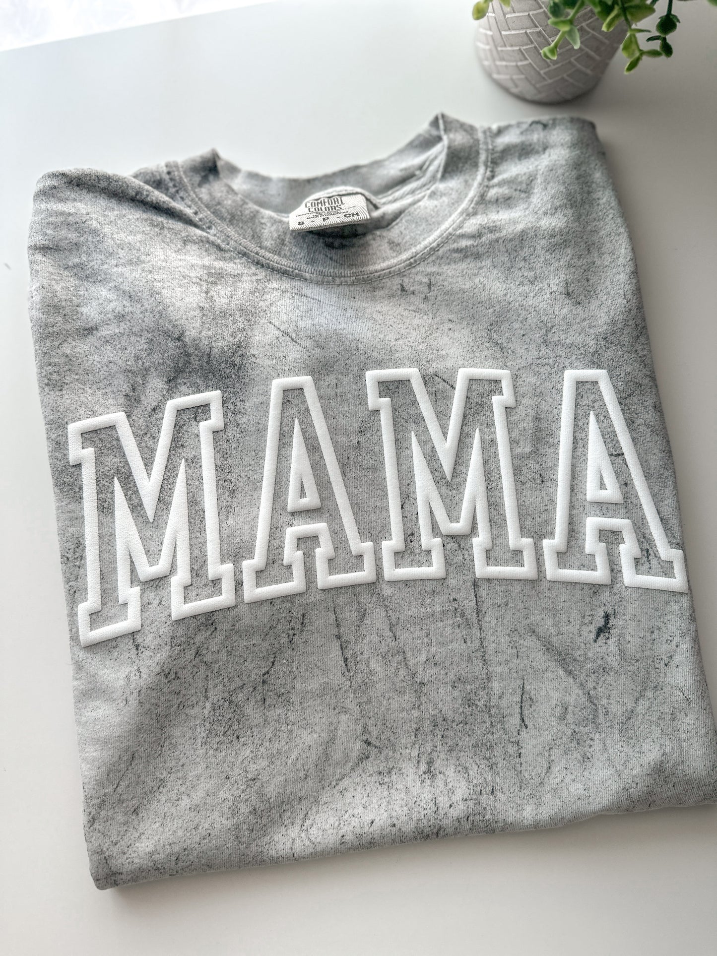 MAMA TEE-SMOKEY